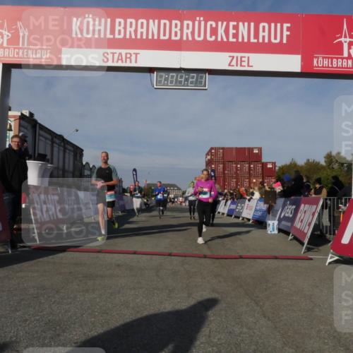 03.10.2025 - Köhlbrandbrückenlauf Matties Gatica Varas http://msf.ph/oto/9166744 03.10.2025 10:04:23 Ziel 1056, 1177, 1245, 1370, 1533, 2323, 3067, 3766, 3830 meine-sportfotos.de