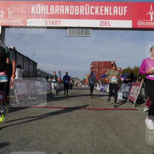 03.10.2025 - Köhlbrandbrückenlauf Matties Gatica Varas http://msf.ph/oto/9166750 03.10.2025 10:04:25 Ziel 1177, 1245, 1370, 1533, 2323, 3067, 3301, 3379, 3516, 3791, 3830 meine-sportfotos.de