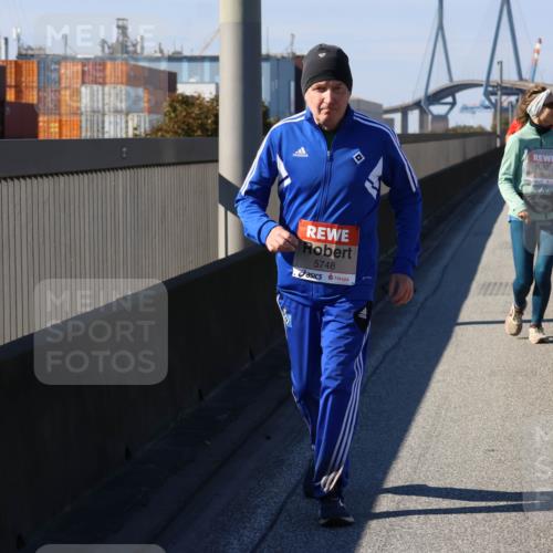 03.10.2025 - Köhlbrandbrückenlauf Strokosch-Dieckow http://msf.ph/oto/9166751 03.10.2025 13:21:57 Position 3 5748 meine-sportfotos.de