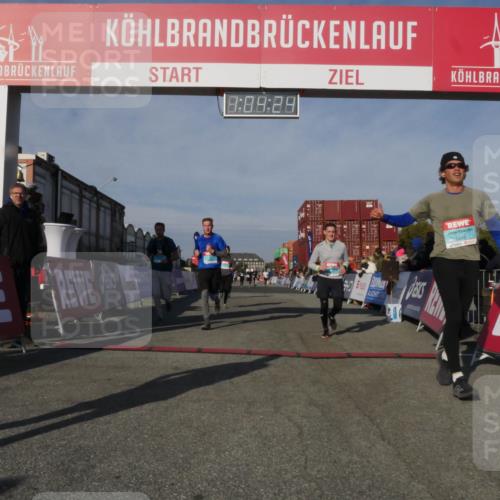 03.10.2025 - Köhlbrandbrückenlauf Matties Gatica Varas http://msf.ph/oto/9166753 03.10.2025 10:04:26 Ziel 1080, 1177, 1370, 1533, 2323, 3067, 3301, 3379, 3516, 3791, 3830 meine-sportfotos.de