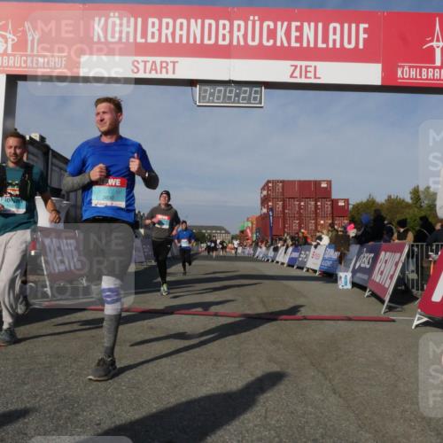 03.10.2025 - Köhlbrandbrückenlauf Matties Gatica Varas http://msf.ph/oto/9166761 03.10.2025 10:04:27 Ziel 1080, 1177, 1370, 2323, 3301, 3379, 3516, 3791 meine-sportfotos.de