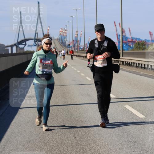03.10.2025 - Köhlbrandbrückenlauf Strokosch-Dieckow http://msf.ph/oto/9166762 03.10.2025 13:21:58 Position 3 5635, 5636 meine-sportfotos.de
