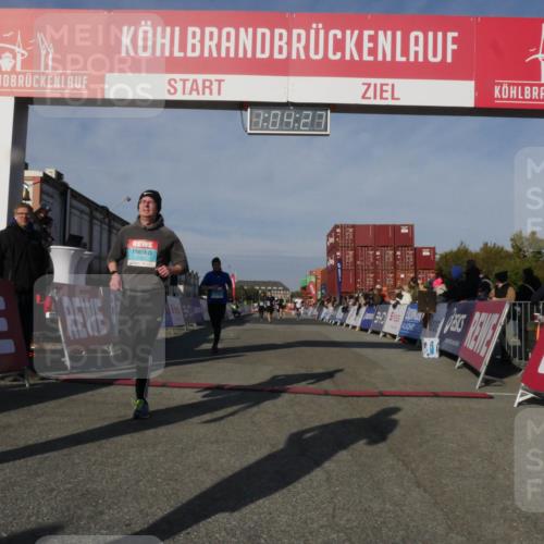 03.10.2025 - Köhlbrandbrückenlauf Matties Gatica Varas http://msf.ph/oto/9166766 03.10.2025 10:04:28 Ziel 1080, 1177, 1370, 2323, 3301, 3379, 3516, 3791 meine-sportfotos.de