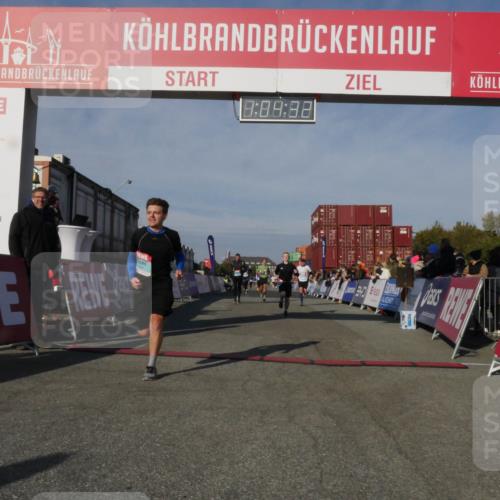 03.10.2025 - Köhlbrandbrückenlauf Matties Gatica Varas http://msf.ph/oto/9166785 03.10.2025 10:04:34 Ziel 1025, 1080, 2029, 3301, 3379, 3516, 3791 meine-sportfotos.de