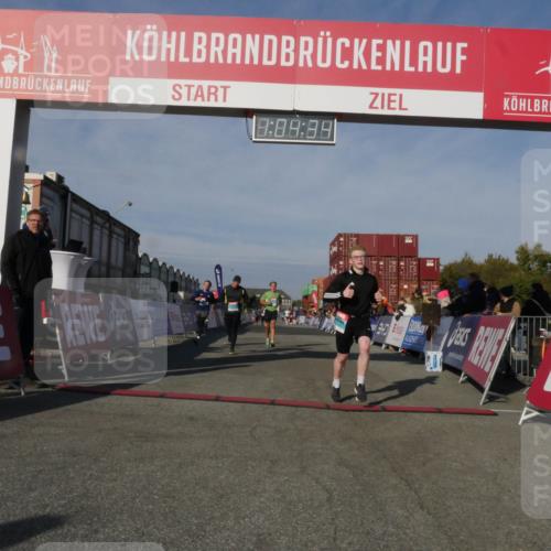 03.10.2025 - Köhlbrandbrückenlauf Matties Gatica Varas http://msf.ph/oto/9166792 03.10.2025 10:04:36 Ziel 1025, 1080, 2029, 2672, 3160, 3301, 3379, 3516, 3791 meine-sportfotos.de