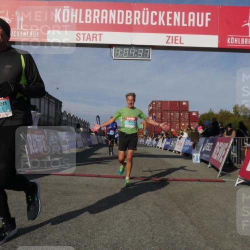 03.10.2025 - Köhlbrandbrückenlauf Matties Gatica Varas http://msf.ph/oto/9166804 03.10.2025 10:04:39 Ziel 1025, 1073, 1218, 1308, 1623, 2029, 2672, 2822, 3160, 3799 meine-sportfotos.de