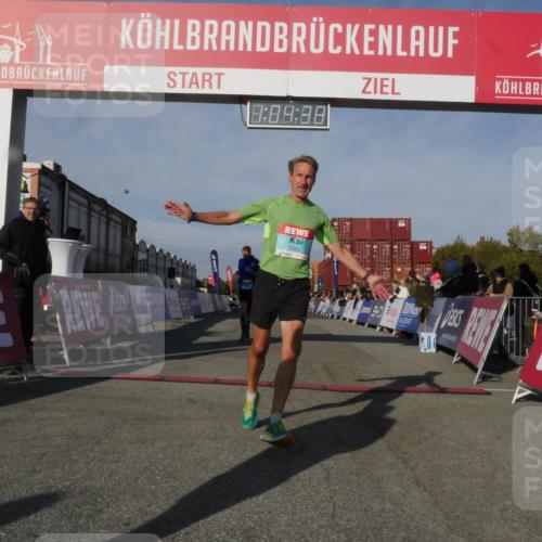 03.10.2025 - Köhlbrandbrückenlauf Matties Gatica Varas http://msf.ph/oto/9166806 03.10.2025 10:04:39 Ziel 1025, 1073, 1218, 1308, 1623, 2029, 2672, 2822, 3160, 3799 meine-sportfotos.de