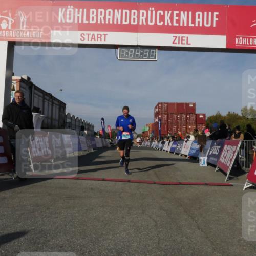 03.10.2025 - Köhlbrandbrückenlauf Matties Gatica Varas http://msf.ph/oto/9166811 03.10.2025 10:04:41 Ziel 1025, 1073, 1218, 1308, 1623, 2029, 2672, 2822, 3160, 3753, 3799 meine-sportfotos.de