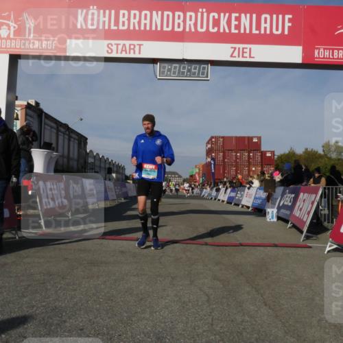 03.10.2025 - Köhlbrandbrückenlauf Matties Gatica Varas http://msf.ph/oto/9166814 03.10.2025 10:04:42 Ziel 1025, 1073, 1218, 1308, 1623, 2672, 2822, 3160, 3753, 3799 meine-sportfotos.de
