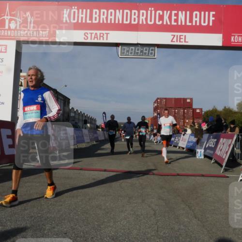 03.10.2025 - Köhlbrandbrückenlauf Matties Gatica Varas http://msf.ph/oto/9166836 03.10.2025 10:04:48 Ziel 1073, 1218, 1225, 1308, 1623, 2672, 2714, 2822, 3160, 3753, 3799, 3835 meine-sportfotos.de