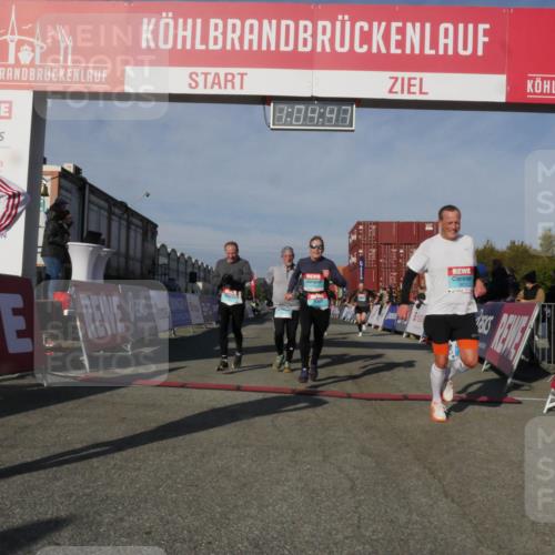 03.10.2025 - Köhlbrandbrückenlauf Matties Gatica Varas http://msf.ph/oto/9166839 03.10.2025 10:04:48 Ziel 1073, 1218, 1225, 1308, 1623, 2672, 2714, 2822, 3160, 3753, 3799, 3835 meine-sportfotos.de