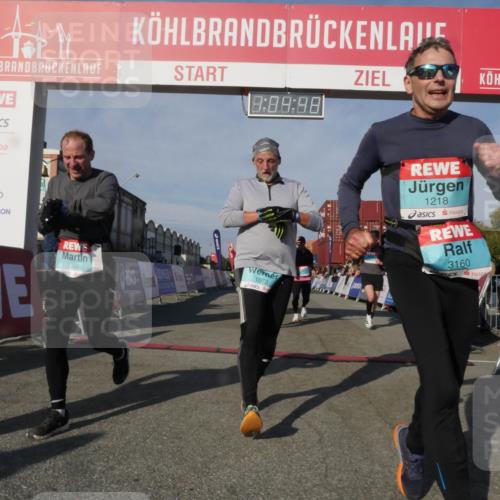 03.10.2025 - Köhlbrandbrückenlauf Matties Gatica Varas http://msf.ph/oto/9166845 03.10.2025 10:04:50 Ziel 1225, 1403, 1623, 2714, 2822, 3117, 3753, 3799, 3835 meine-sportfotos.de