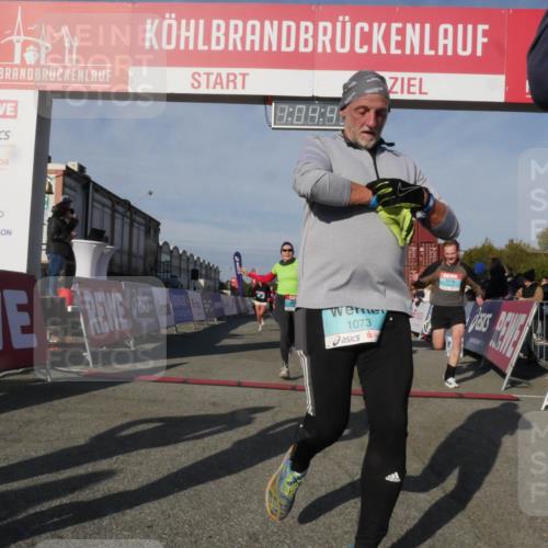 03.10.2025 - Köhlbrandbrückenlauf Matties Gatica Varas http://msf.ph/oto/9166847 03.10.2025 10:04:50 Ziel 1225, 1403, 1623, 2714, 2822, 3117, 3753, 3799, 3835 meine-sportfotos.de