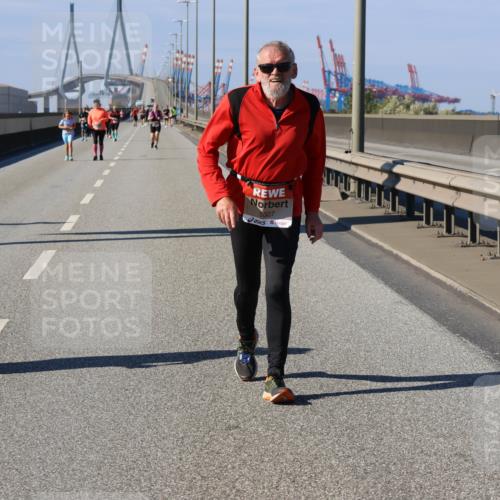 03.10.2025 - Köhlbrandbrückenlauf Strokosch-Dieckow http://msf.ph/oto/9166855 03.10.2025 13:22:44 Position 3 5327 meine-sportfotos.de