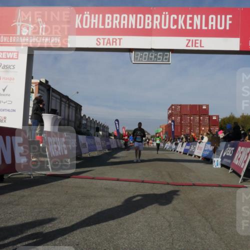 03.10.2025 - Köhlbrandbrückenlauf Matties Gatica Varas http://msf.ph/oto/9166861 03.10.2025 10:04:54 Ziel 1225, 1236, 1403, 1447, 2714, 3117, 3812, 3835 meine-sportfotos.de