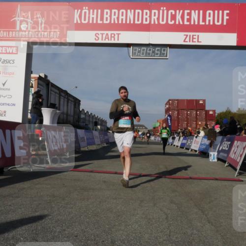 03.10.2025 - Köhlbrandbrückenlauf Matties Gatica Varas http://msf.ph/oto/9166868 03.10.2025 10:04:56 Ziel 1225, 1236, 1403, 1447, 1457, 2714, 3117, 3812, 3835 meine-sportfotos.de