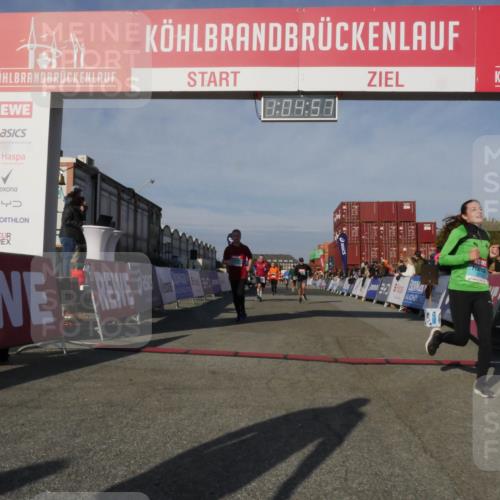 03.10.2025 - Köhlbrandbrückenlauf Matties Gatica Varas http://msf.ph/oto/9166876 03.10.2025 10:04:59 Ziel 1225, 1236, 1302, 1403, 1447, 1457, 3117, 3812 meine-sportfotos.de