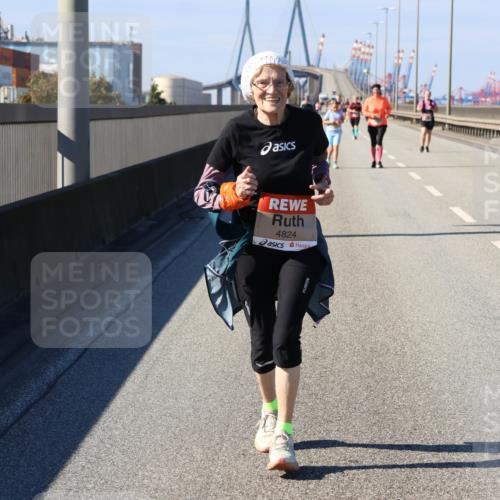 03.10.2025 - Köhlbrandbrückenlauf Strokosch-Dieckow http://msf.ph/oto/9166877 03.10.2025 13:22:50 Position 3 4824 meine-sportfotos.de