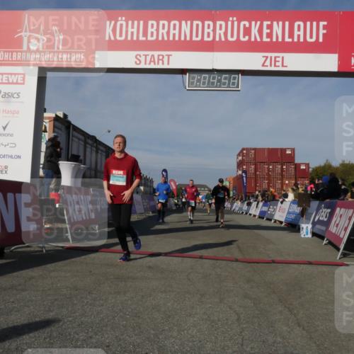 03.10.2025 - Köhlbrandbrückenlauf Matties Gatica Varas http://msf.ph/oto/9166881 03.10.2025 10:05:00 Ziel 1225, 1236, 1302, 1403, 1447, 1457, 3117, 3812 meine-sportfotos.de