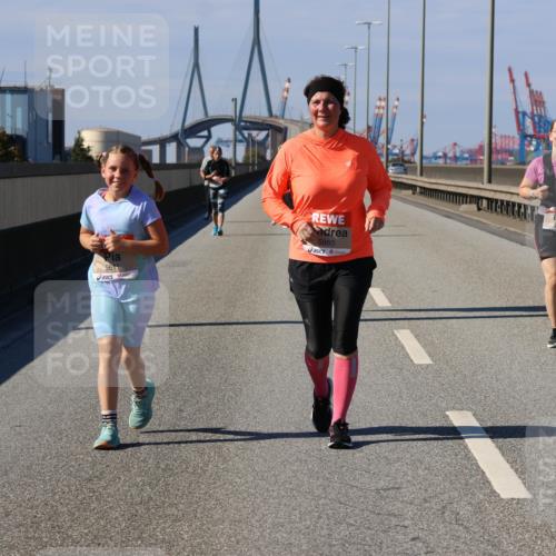 03.10.2025 - Köhlbrandbrückenlauf Strokosch-Dieckow http://msf.ph/oto/9166887 03.10.2025 13:23:05 Position 3 5611, 5860 meine-sportfotos.de
