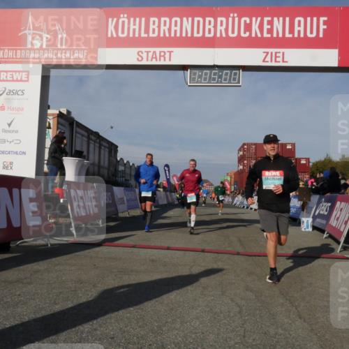 03.10.2025 - Köhlbrandbrückenlauf Matties Gatica Varas http://msf.ph/oto/9166888 03.10.2025 10:05:02 Ziel 1211, 1236, 1302, 1406, 1447, 1457, 2920, 3117, 3741, 3812 meine-sportfotos.de