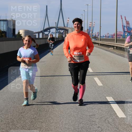 03.10.2025 - Köhlbrandbrückenlauf Strokosch-Dieckow http://msf.ph/oto/9166890 03.10.2025 13:23:05 Position 3 5611, 5860 meine-sportfotos.de