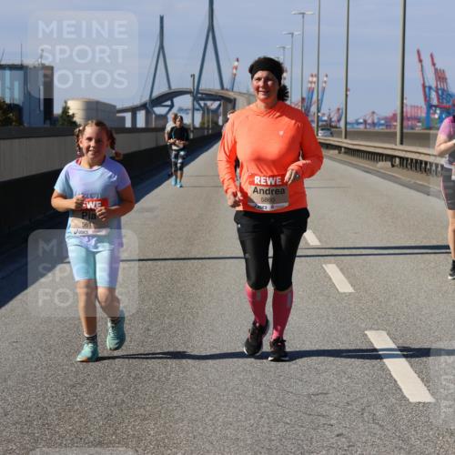 03.10.2025 - Köhlbrandbrückenlauf Strokosch-Dieckow http://msf.ph/oto/9166891 03.10.2025 13:23:05 Position 3 5611, 5860 meine-sportfotos.de