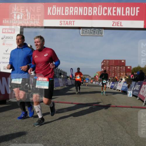 03.10.2025 - Köhlbrandbrückenlauf Matties Gatica Varas http://msf.ph/oto/9166896 03.10.2025 10:05:04 Ziel 1211, 1302, 1406, 1447, 1457, 1477, 2920, 3741, 3812 meine-sportfotos.de
