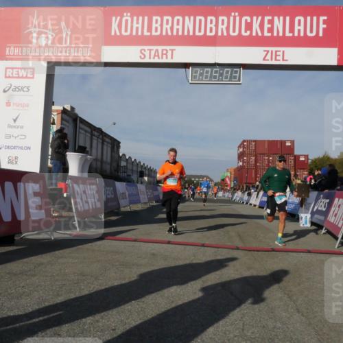 03.10.2025 - Köhlbrandbrückenlauf Matties Gatica Varas http://msf.ph/oto/9166900 03.10.2025 10:05:05 Ziel 1211, 1302, 1346, 1406, 1447, 1457, 1477, 1944, 2920, 3409, 3741, 3812 meine-sportfotos.de