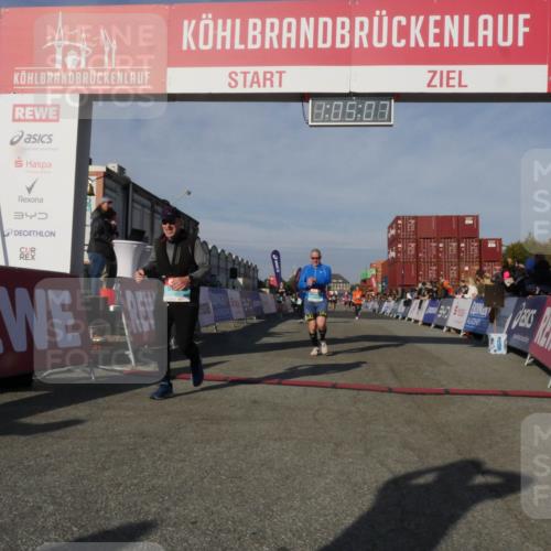 03.10.2025 - Köhlbrandbrückenlauf Matties Gatica Varas http://msf.ph/oto/9166915 03.10.2025 10:05:09 Ziel 1033, 1211, 1302, 1346, 1359, 1406, 1477, 1622, 1944, 2920, 3409, 3721, 3741 meine-sportfotos.de