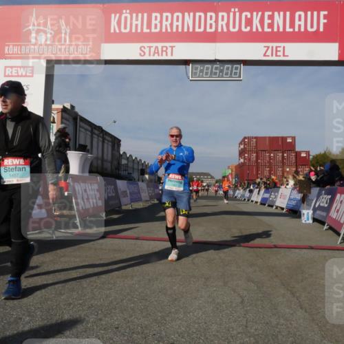 03.10.2025 - Köhlbrandbrückenlauf Matties Gatica Varas http://msf.ph/oto/9166920 03.10.2025 10:05:10 Ziel 1033, 1211, 1346, 1359, 1406, 1477, 1622, 1944, 2920, 3409, 3721, 3741 meine-sportfotos.de