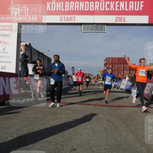 03.10.2025 - Köhlbrandbrückenlauf Matties Gatica Varas http://msf.ph/oto/9166935 03.10.2025 10:05:14 Ziel 1033, 1211, 1239, 1346, 1359, 1406, 1477, 1622, 1944, 2920, 3409, 3721, 3741 meine-sportfotos.de