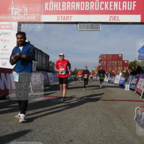 03.10.2025 - Köhlbrandbrückenlauf Matties Gatica Varas http://msf.ph/oto/9166940 03.10.2025 10:05:16 Ziel 1033, 1239, 1346, 1359, 1622, 1944, 3409, 3721 meine-sportfotos.de