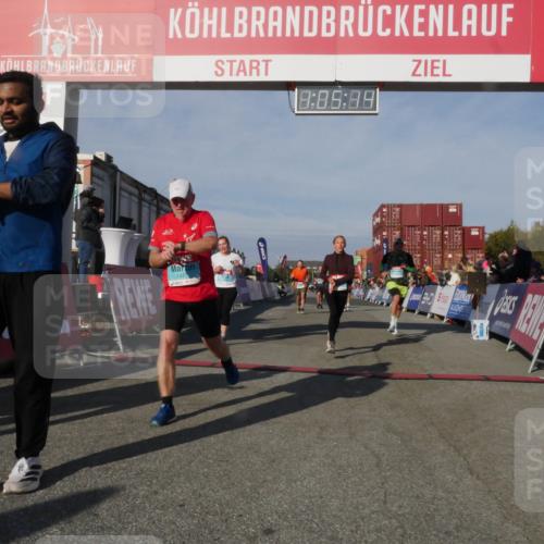 03.10.2025 - Köhlbrandbrückenlauf Matties Gatica Varas http://msf.ph/oto/9166942 03.10.2025 10:05:16 Ziel 1033, 1239, 1346, 1359, 1622, 1944, 3409, 3721 meine-sportfotos.de