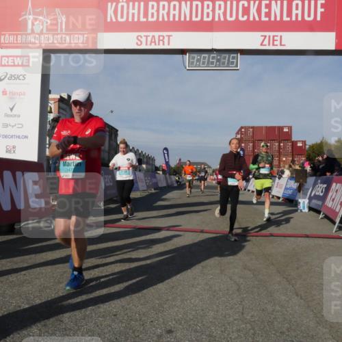 03.10.2025 - Köhlbrandbrückenlauf Matties Gatica Varas http://msf.ph/oto/9166944 03.10.2025 10:05:17 Ziel 1033, 1239, 1346, 1359, 1622, 1944, 2661, 3409, 3721 meine-sportfotos.de