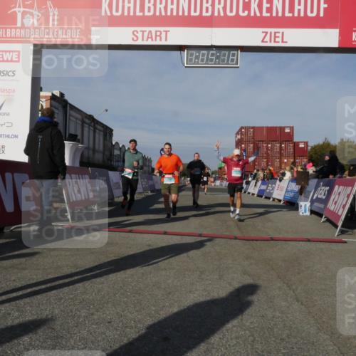 03.10.2025 - Köhlbrandbrückenlauf Matties Gatica Varas http://msf.ph/oto/9166955 03.10.2025 10:05:20 Ziel 1033, 1239, 1359, 1622, 2661, 3721 meine-sportfotos.de