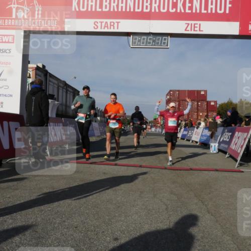 03.10.2025 - Köhlbrandbrückenlauf Matties Gatica Varas http://msf.ph/oto/9166957 03.10.2025 10:05:20 Ziel 1033, 1239, 1359, 1622, 2661, 3721 meine-sportfotos.de