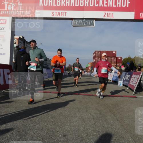03.10.2025 - Köhlbrandbrückenlauf Matties Gatica Varas http://msf.ph/oto/9166958 03.10.2025 10:05:21 Ziel 1239, 2661, 3721 meine-sportfotos.de