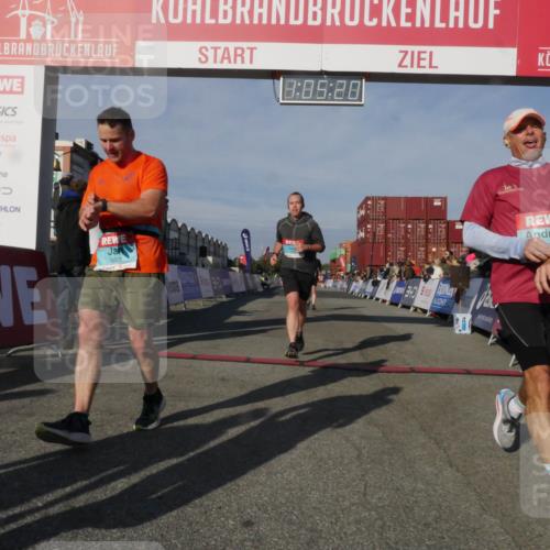 03.10.2025 - Köhlbrandbrückenlauf Matties Gatica Varas http://msf.ph/oto/9166962 03.10.2025 10:05:22 Ziel 1239, 2084, 2661, 3842 meine-sportfotos.de
