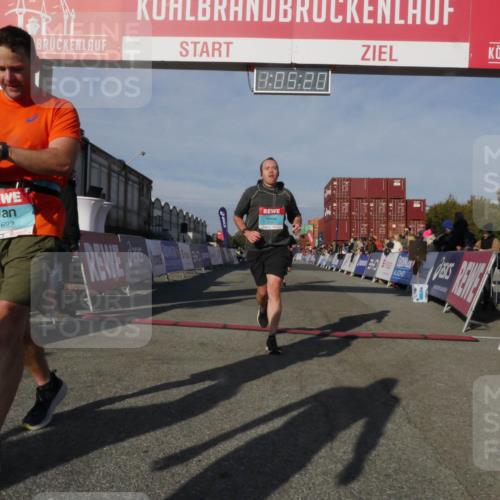 03.10.2025 - Köhlbrandbrückenlauf Matties Gatica Varas http://msf.ph/oto/9166963 03.10.2025 10:05:22 Ziel 1239, 2084, 2661, 3842 meine-sportfotos.de