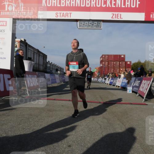 03.10.2025 - Köhlbrandbrückenlauf Matties Gatica Varas http://msf.ph/oto/9166965 03.10.2025 10:05:22 Ziel 1239, 2084, 2661, 3842 meine-sportfotos.de