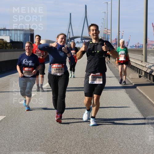 03.10.2025 - Köhlbrandbrückenlauf Strokosch-Dieckow http://msf.ph/oto/9166974 03.10.2025 13:23:51 Position 3 6558, 5216, 4157 meine-sportfotos.de