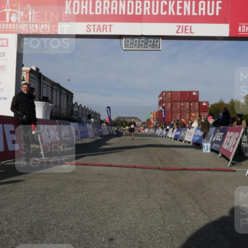 03.10.2025 - Köhlbrandbrückenlauf Matties Gatica Varas http://msf.ph/oto/9166977 03.10.2025 10:05:26 Ziel 2084, 2661, 3842 meine-sportfotos.de
