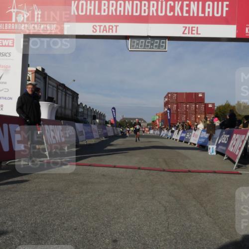 03.10.2025 - Köhlbrandbrückenlauf Matties Gatica Varas http://msf.ph/oto/9166978 03.10.2025 10:05:26 Ziel 2084, 2661, 3842 meine-sportfotos.de