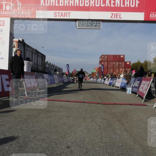 03.10.2025 - Köhlbrandbrückenlauf Matties Gatica Varas http://msf.ph/oto/9166983 03.10.2025 10:05:28 Ziel 1385, 2084, 2661, 3679, 3842 meine-sportfotos.de