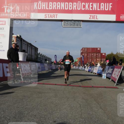 03.10.2025 - Köhlbrandbrückenlauf Matties Gatica Varas http://msf.ph/oto/9166989 03.10.2025 10:05:29 Ziel 1385, 2084, 2661, 3679, 3842 meine-sportfotos.de