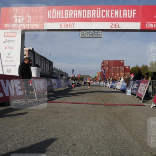 03.10.2025 - Köhlbrandbrückenlauf Matties Gatica Varas http://msf.ph/oto/9166997 03.10.2025 10:05:31 Ziel 1385, 2084, 3679, 3842 meine-sportfotos.de