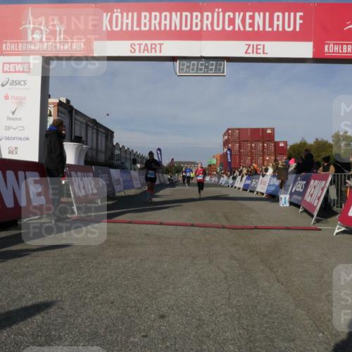 03.10.2025 - Köhlbrandbrückenlauf Matties Gatica Varas http://msf.ph/oto/9167002 03.10.2025 10:05:33 Ziel 1385, 1415, 2084, 3679, 3842 meine-sportfotos.de