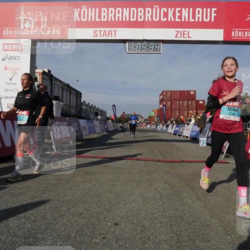 03.10.2025 - Köhlbrandbrückenlauf Matties Gatica Varas http://msf.ph/oto/9167014 03.10.2025 10:05:35 Ziel 1312, 1385, 1415, 3679 meine-sportfotos.de