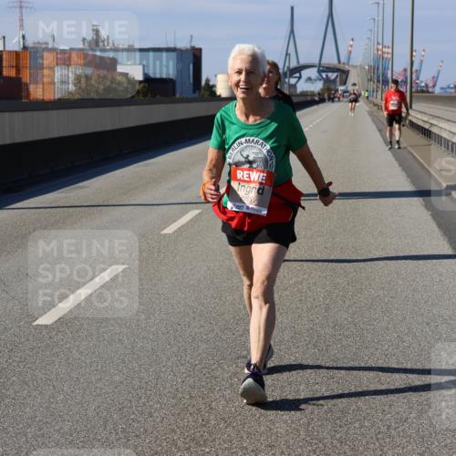 03.10.2025 - Köhlbrandbrückenlauf Strokosch-Dieckow http://msf.ph/oto/9167015 03.10.2025 13:23:58 Position 3 165 meine-sportfotos.de